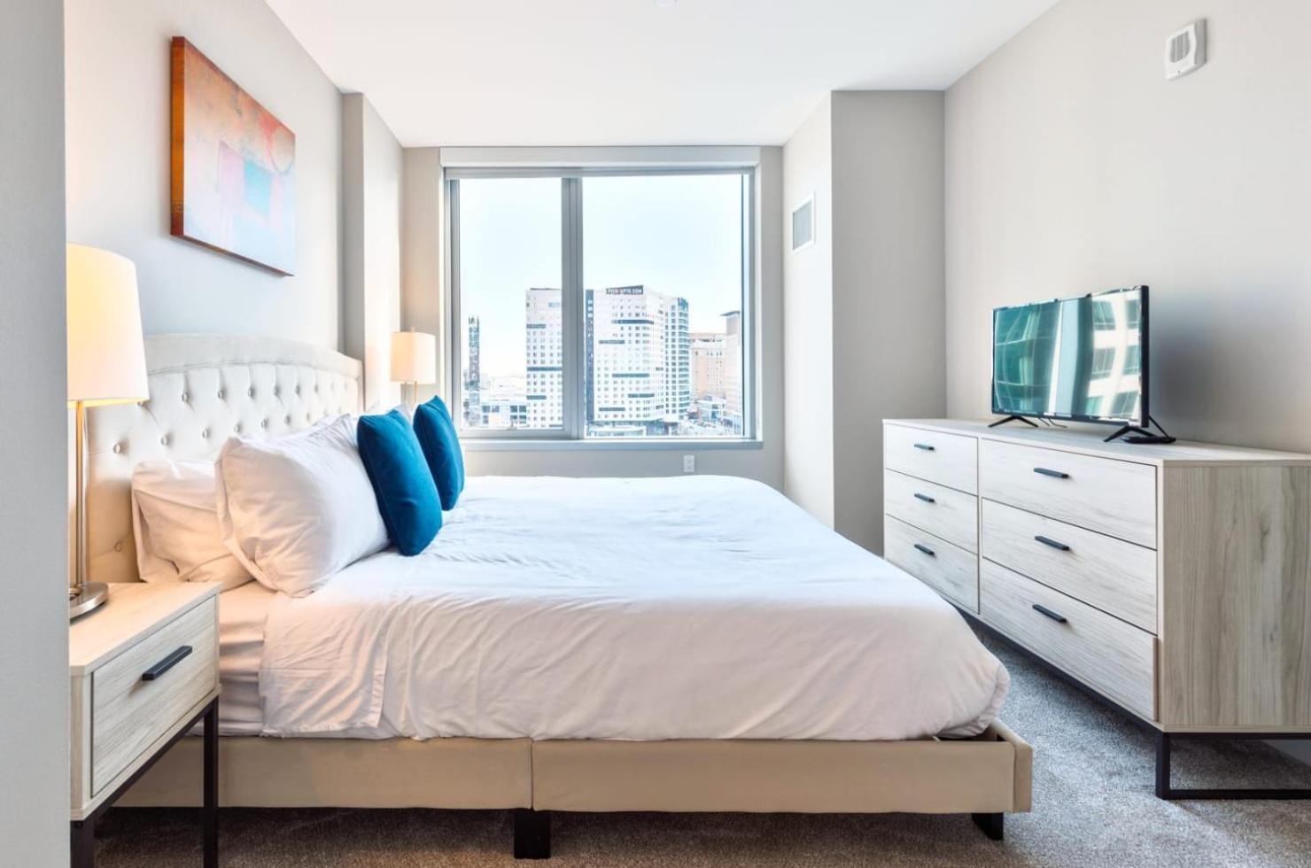 Private Downtown Near Harbor *
